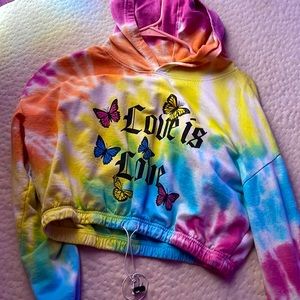 size medium and it is cropped